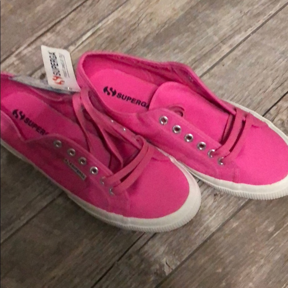New w/tags Superga canvas tennis shoes 9.5